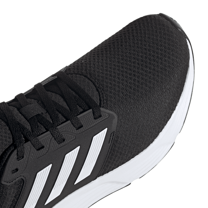 Tenis-adidas-para-hombre-Galaxy-6-para-correr-color-negro.-Detalle-1