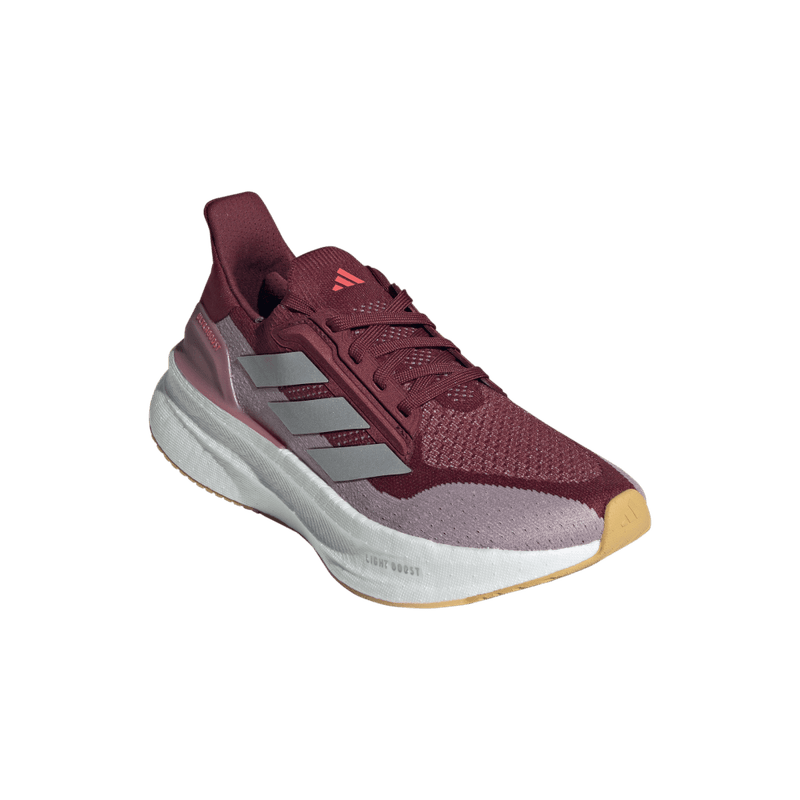 Tenis-adidas-para-mujer-Ultraboost-5X-W-para-correr-color-rojo.-Par-Alineados