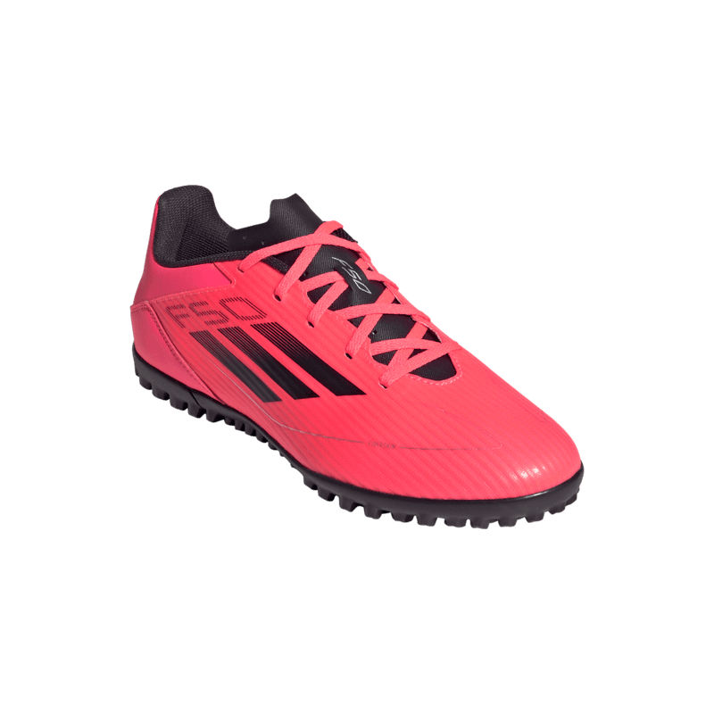 Guayos-adidas-para-hombre-F50-Club-Tf-para-futbol-color-rosado.-Par-Alineados