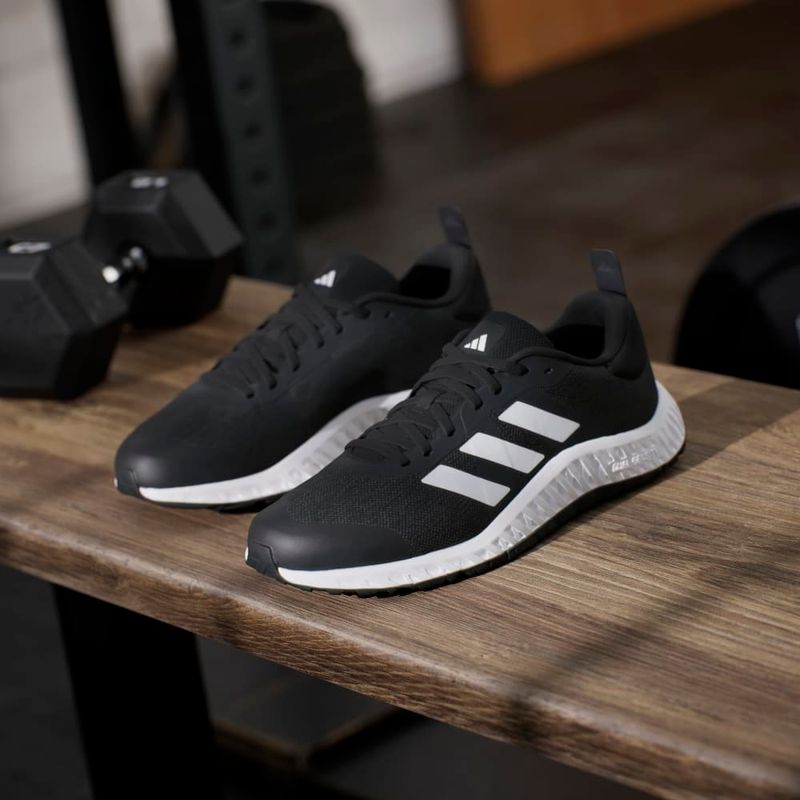 Tenis-adidas-para-mujer-Everyset-Trainer-W-para-entrenamiento-color-negro.-Mktg-Vista-4