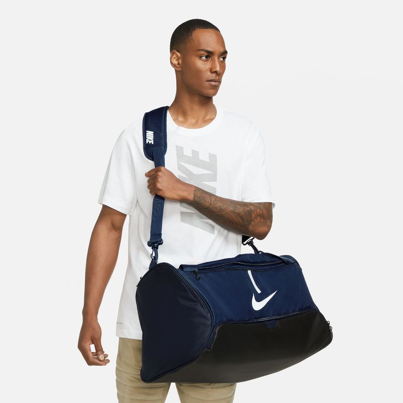 Maletin-nike-para-hombre-Nk-Acdmy-Team-M-Duff-para-futbol-color-azul.-Detalle-2