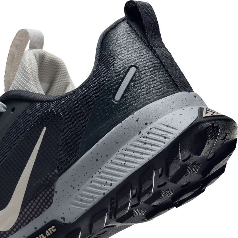 Tenis-nike-para-mujer-W-Nike-Juniper-Trail-3-para-correr-color-gris.-Detalle-2