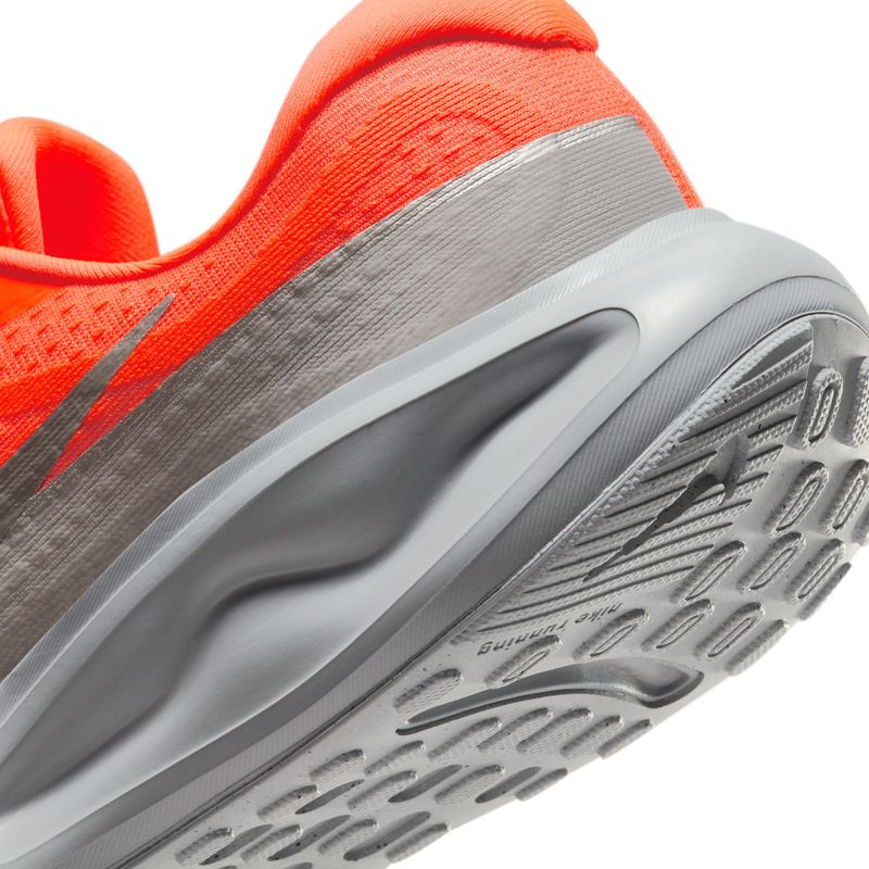 Tenis-nike-para-hombre-Nike-Journey-Run-Prm-para-correr-color-naranja.-Detalle-2