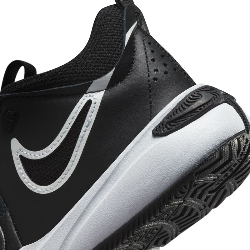 Tenis-nike-para-niño-Team-Hustle-D-11-Ps-para-moda-color-negro.-Detalle-2