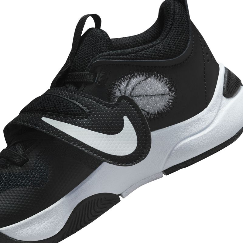 Tenis-nike-para-niño-Team-Hustle-D-11-Ps-para-moda-color-negro.-Detalle-4