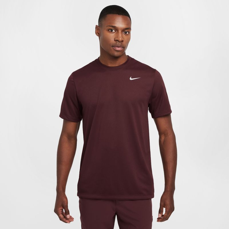 Camiseta-Manga-Corta-nike-para-hombre-M-Nk-Df-Tee-Rlgd-Reset-para-entrenamiento-color-rojo.-Frente-Sobre-Modelo