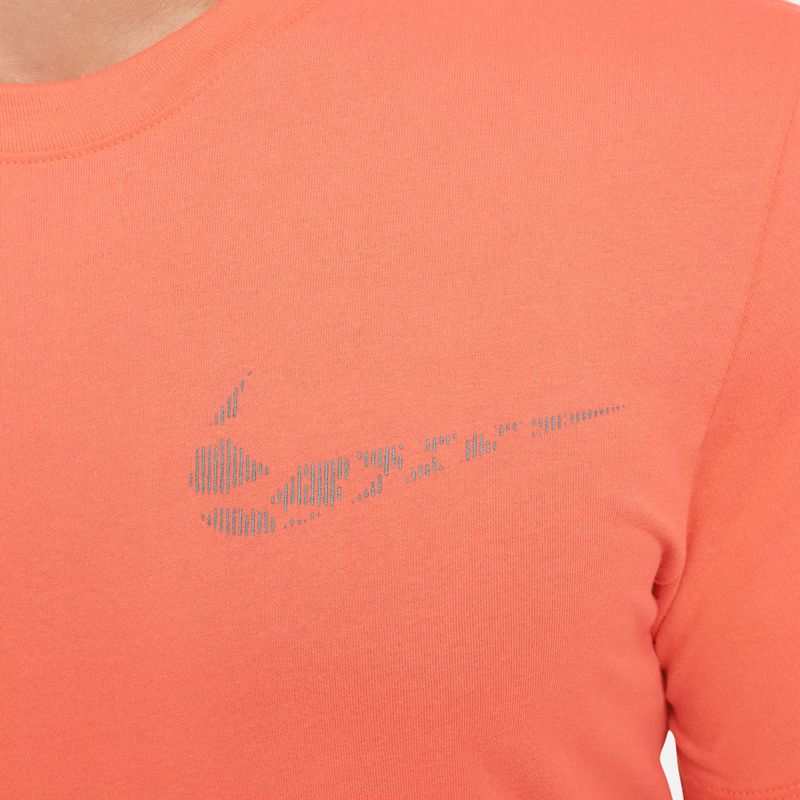 Camiseta-Manga-Corta-nike-para-hombre-M-Nk-Df-Tee-Run-Division-Fa24-para-correr-color-multicolor.-Detalle-2
