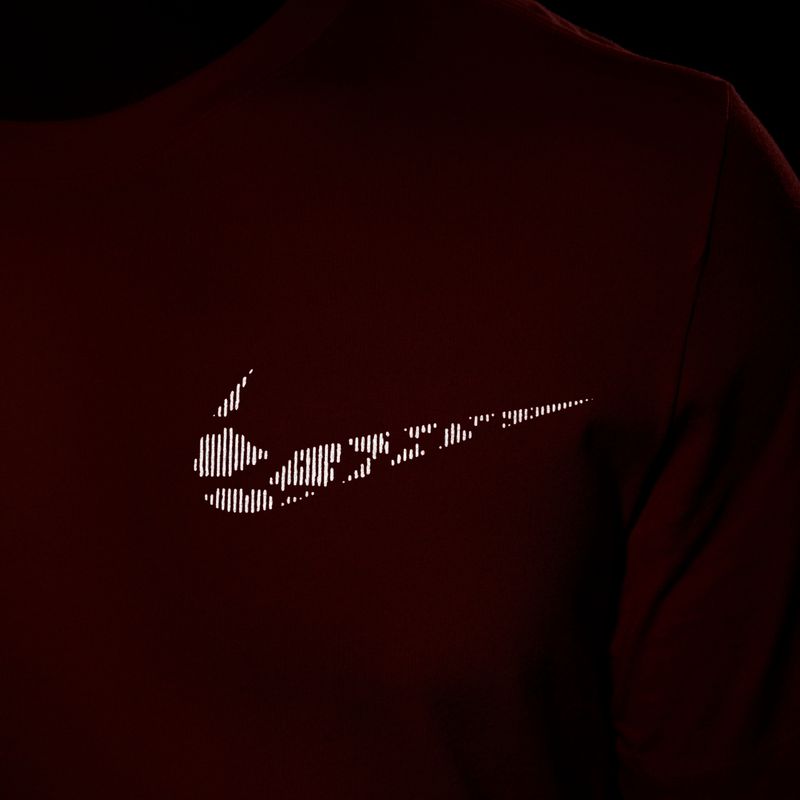 Camiseta-Manga-Corta-nike-para-hombre-M-Nk-Df-Tee-Run-Division-Fa24-para-correr-color-multicolor.-Detalle-6