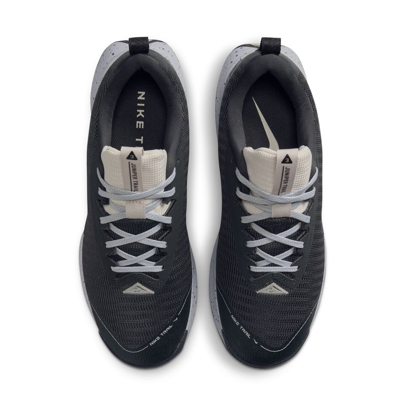 Tenis-nike-para-mujer-W-Nike-Juniper-Trail-3-para-correr-color-gris.-Capellada