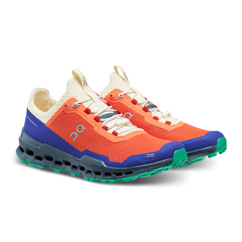 Tenis-on-para-hombre-Cloudultra-para-outdoor-color-naranja.-Par-Alineados-