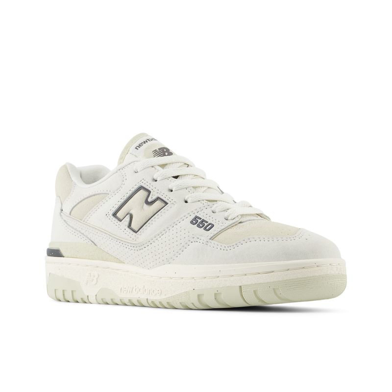 Tenis-new-balance-para-mujer-Bb550-para-moda-color-blanco.-Pares-Diagonal-Izquierda