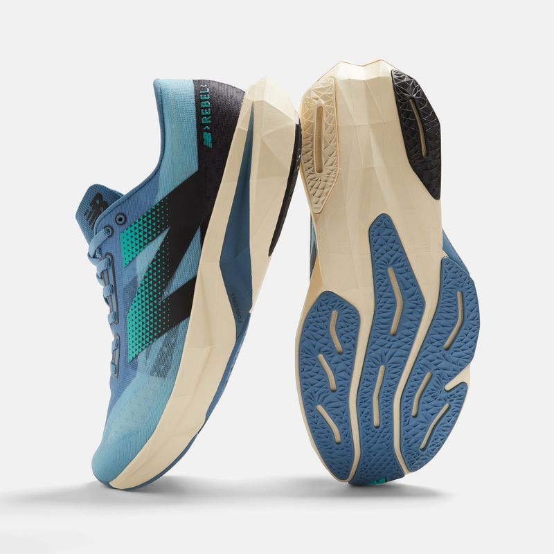 Tenis-new-balance-para-hombre-Rebel-V4-para-correr-color-azul.-14
