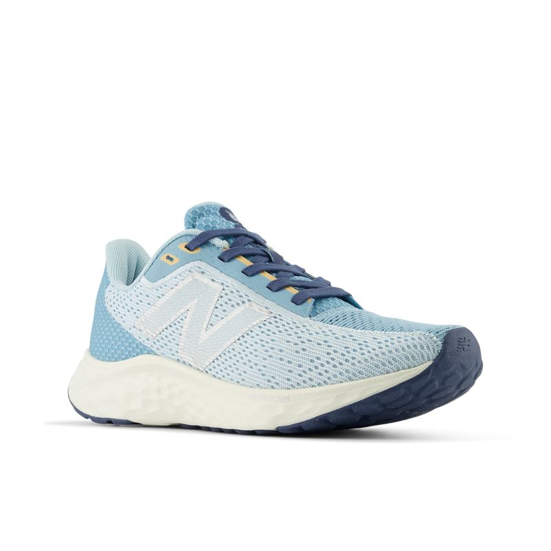 Tenis-new-balance-para-mujer-Arishi-V4-para-correr-color-azul.-Lateral-Diagonal-Izquierda