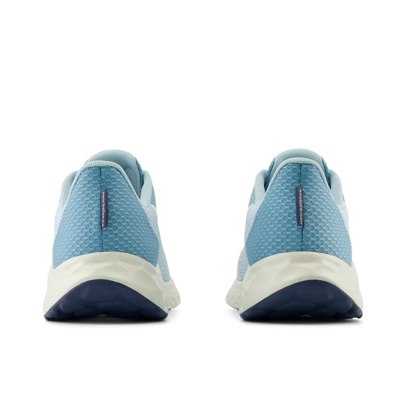 Tenis-new-balance-para-mujer-Arishi-V4-para-correr-color-azul.-Talones