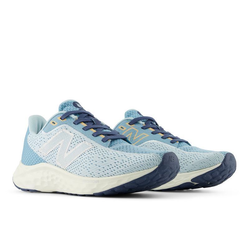 Tenis-new-balance-para-mujer-Arishi-V4-para-correr-color-azul.-Pares-Diagonal-Izquierda