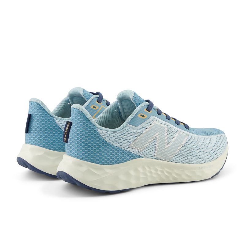 Tenis-new-balance-para-mujer-Arishi-V4-para-correr-color-azul.-Talones-Diagonal