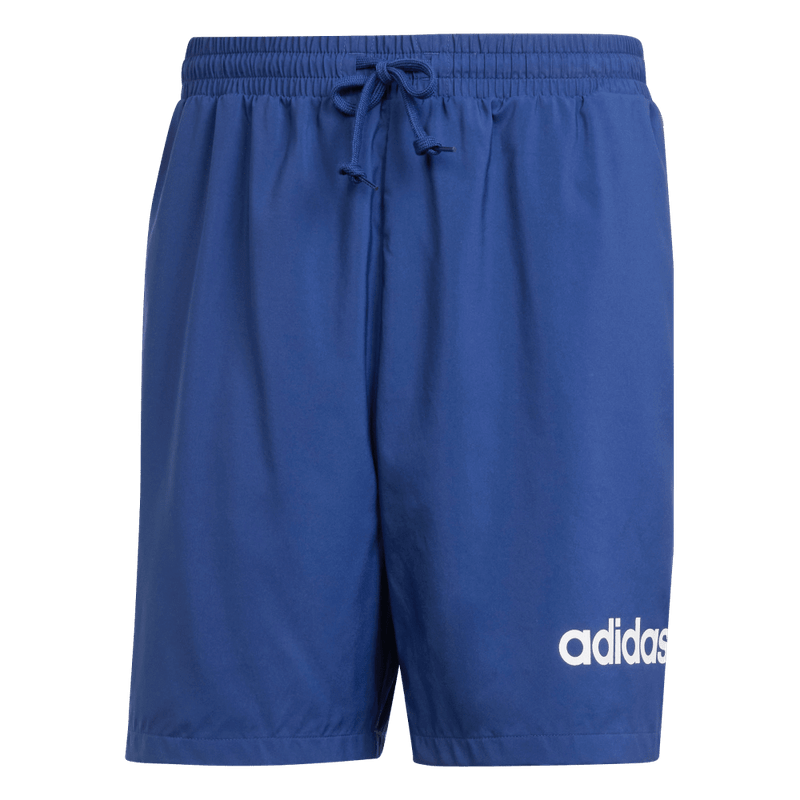 Pantaloneta-adidas-para-hombre-M-Lin-Chelsea-para-moda-color-azul.-Frontal-Sobre-Modelo