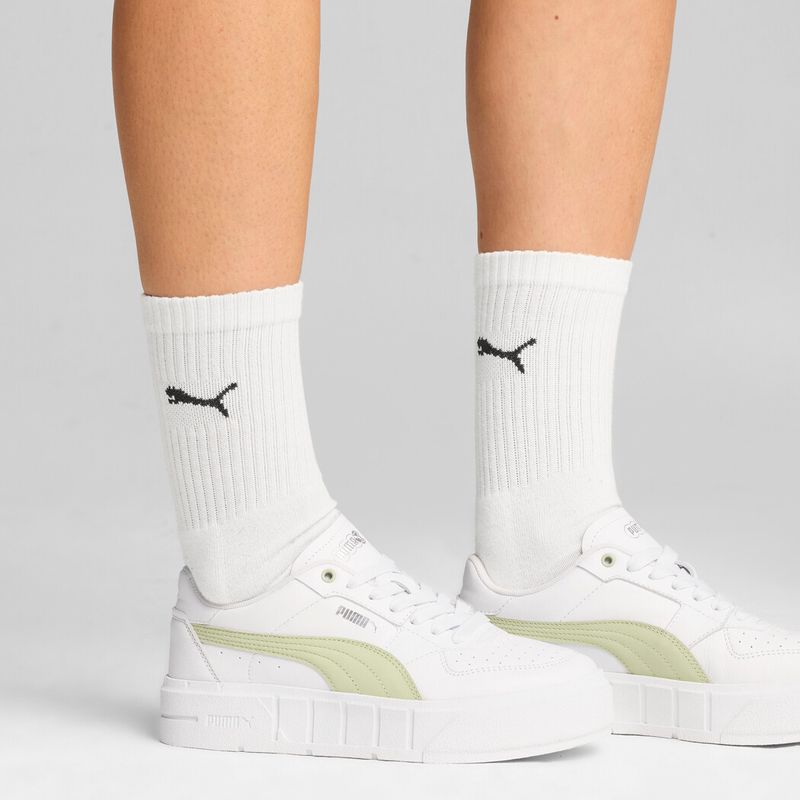 Tenis-puma-para-mujer-Puma-Cali-Court-Lth-Wns-para-moda-color-blanco.-Lateral-Sobre-Modelo