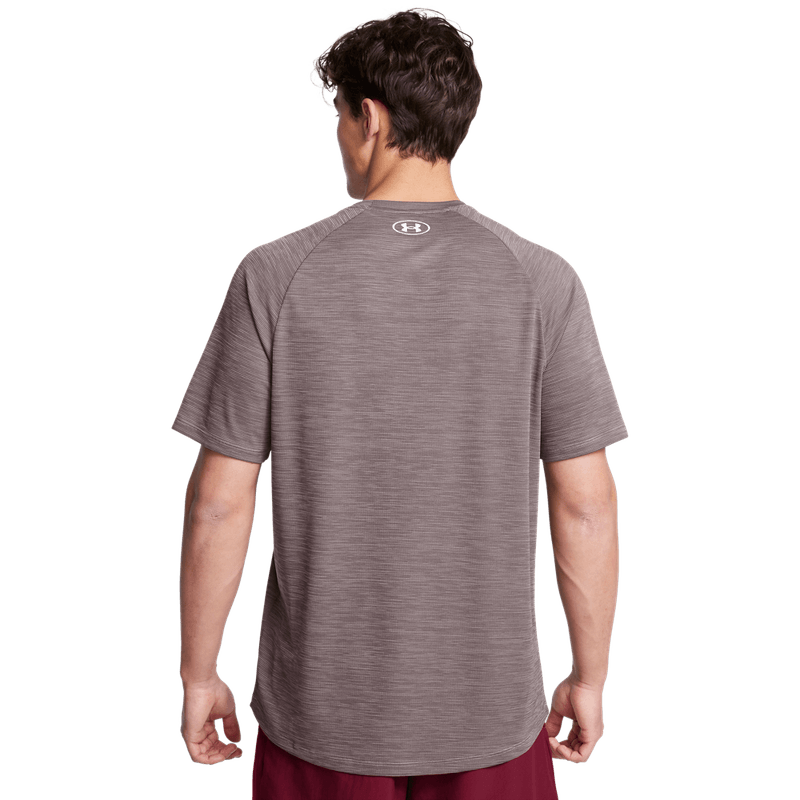 Camiseta-Manga-Corta-under-armour-para-hombre-Ua-Tech-Textured-Ss-para-entrenamiento-color-gris.-Reverso-Sin-Modelo