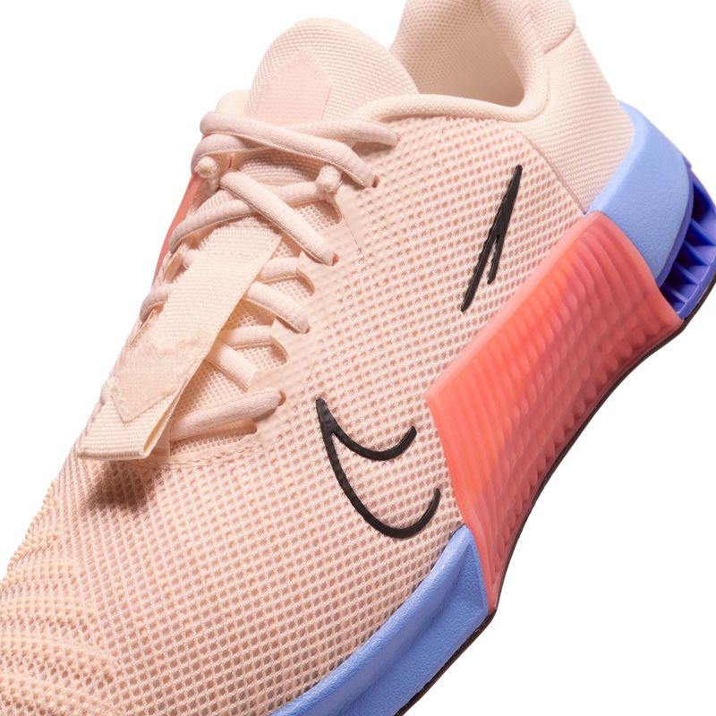 Tenis-nike-para-mujer-W-Nike-Metcon-9-para-entrenamiento-color-naranja.-Detalle-1