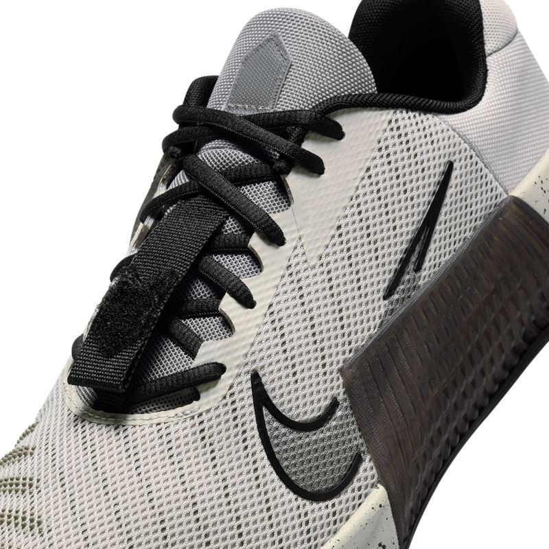 Tenis-nike-para-hombre-M-Nike-Metcon-9-para-entrenamiento-color-gris.-Detalle-1