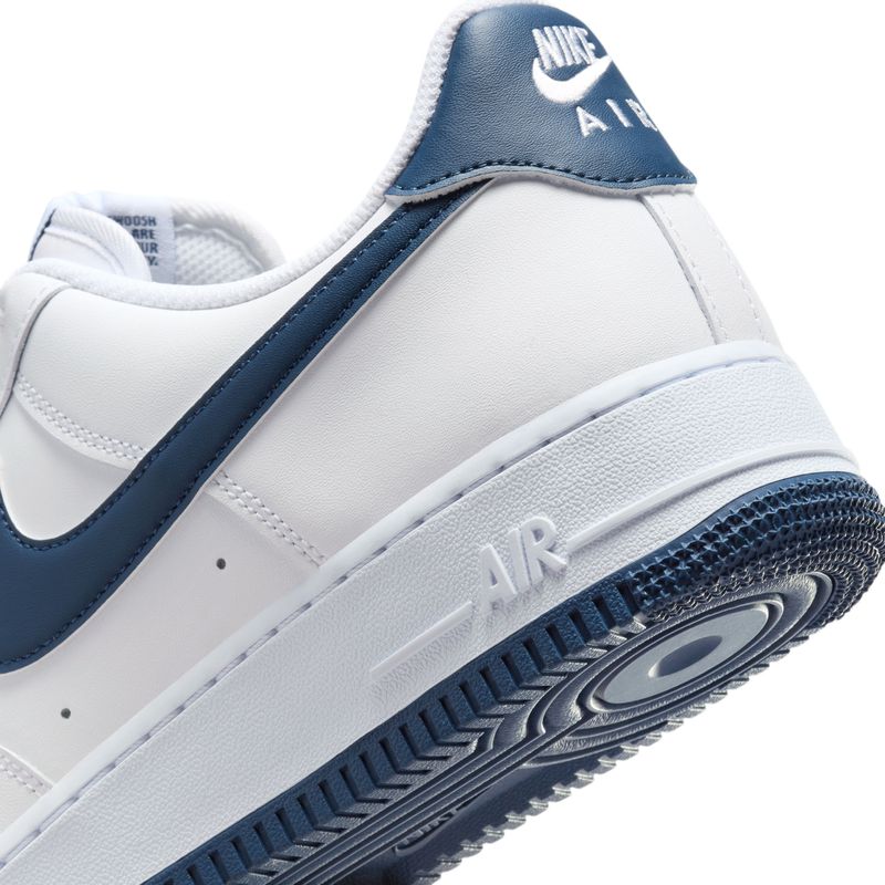 Tenis-nike-para-hombre-Air-Force-1-07-para-moda-color-blanco.-Detalle-2