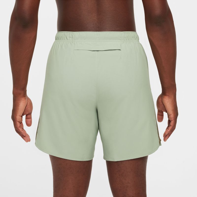Pantaloneta-nike-para-hombre-M-Nk-Df-Challenger-7Ul-Short-para-correr-color-verde.-Detalle-5-