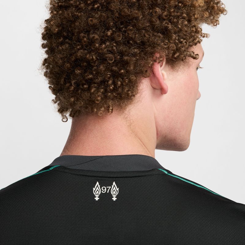 Camiseta-De-Equipo-nike-para-hombre-Liverpool-Visitante-Df-Jsy-Ss-Stad-Aw-para-futbol-color-negro.-Detalle-9