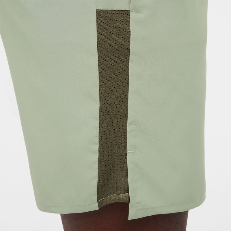Pantaloneta-nike-para-hombre-M-Nk-Df-Challenger-7Ul-Short-para-correr-color-verde.-Detalle-9