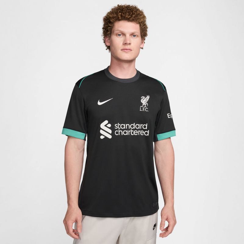 Camiseta-De-Equipo-nike-para-hombre-Liverpool-Visitante-Df-Jsy-Ss-Stad-Aw-para-futbol-color-negro.-Frente-Sobre-Modelo