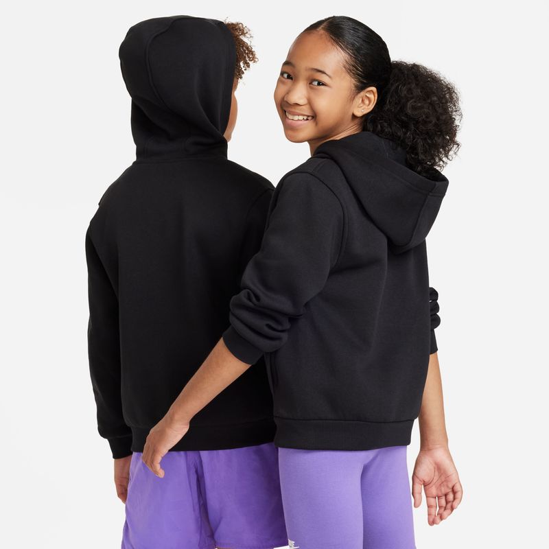 Hoodie-nike-para-niño-K-Nsw-Club-Flc-Hd-Fz-Ls-Lbr-para-moda-color-blanco.-Reverso-Sobre-Modelo