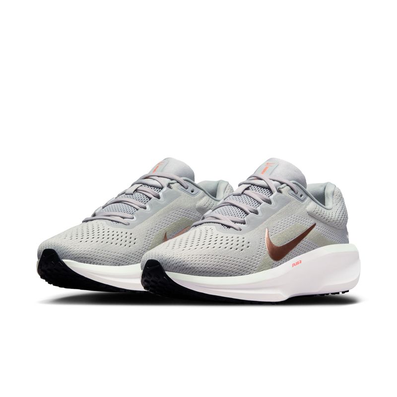 Tenis-nike-para-mujer-Wmns-Nike-Air-Winflo-11-para-correr-color-gris.-Par-Alineados