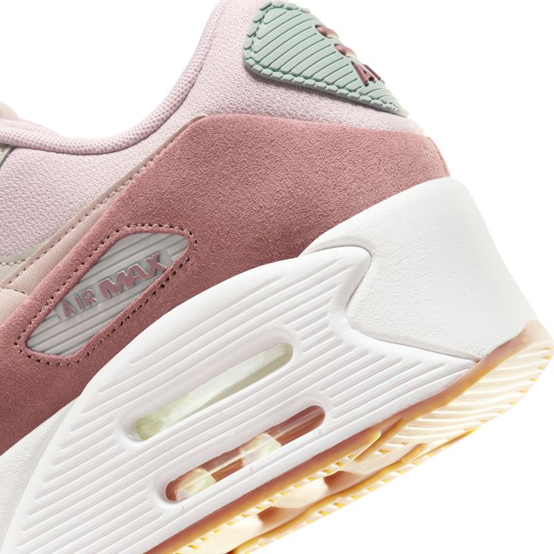 Tenis-nike-para-mujer-Nike-Air-Max-90-Lv8-para-moda-color-gris.-Reflectores