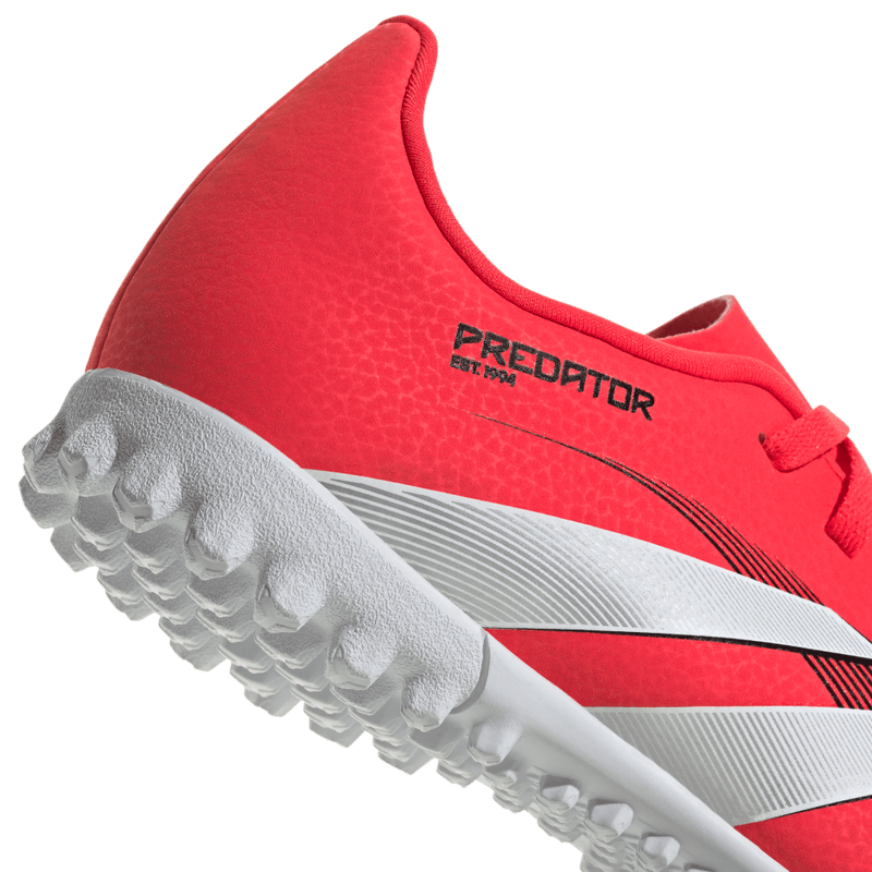 Guayos-adidas-unisex-Predator-Club-Tf-J-para-futbol-color-rojo.-Lateral-Y-Suela