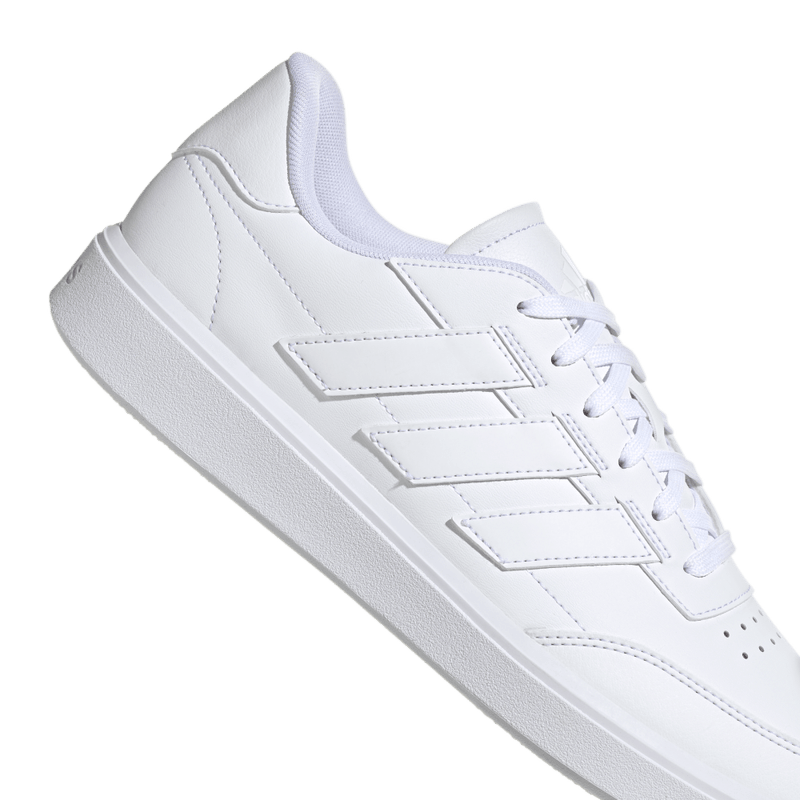 Tenis-adidas-para-hombre-Courtblock-para-moda-color-blanco.-Par-Laterales