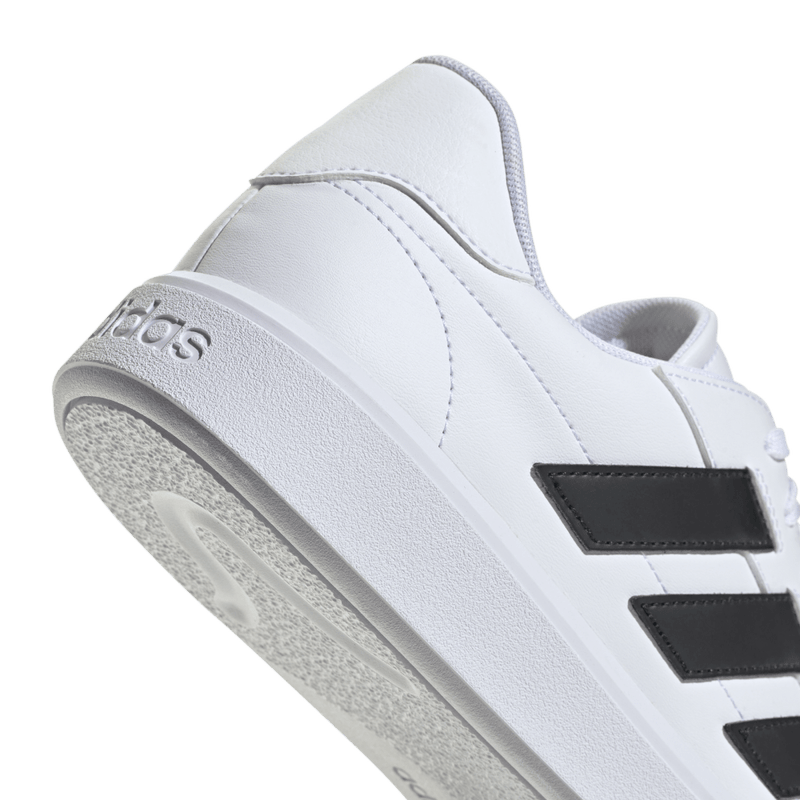 Tenis-adidas-para-hombre-Courtblock-para-moda-color-blanco.-Par-Laterales