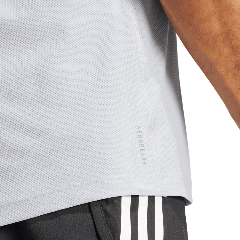 Camiseta-Manga-Corta-adidas-para-hombre-Otr-B-Tee-para-correr-color-gris.-Detalle-1