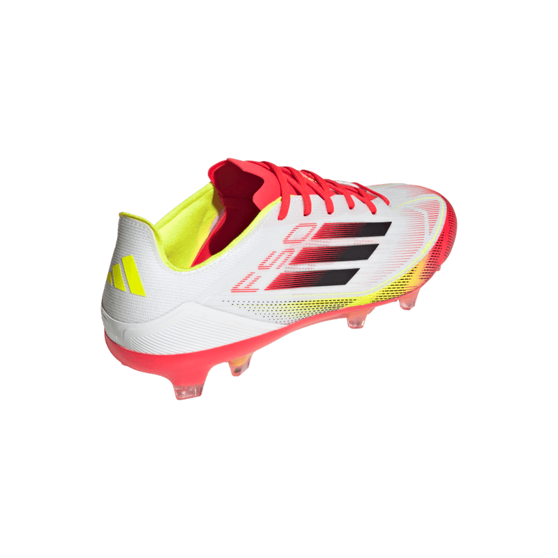 Guayos-adidas-para-hombre-F50-Pro-Fg-para-futbol-color-blanco.-Par-Alineados