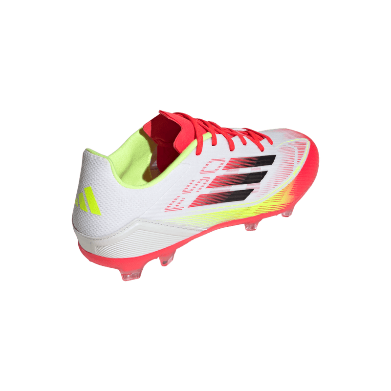 Guayos-adidas-para-hombre-F50-League-Fg-Mg-para-futbol-color-blanco.-Par-Alineados