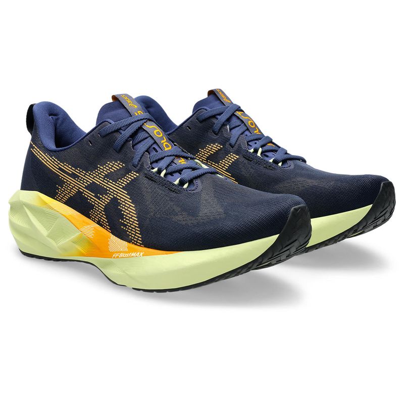 Tenis-asics-para-hombre-Novablast-5-para-correr-color-azul.-Par-Alineados