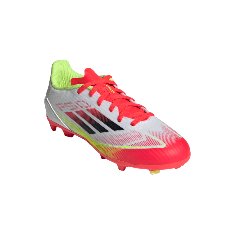 Guayos-adidas-para-niño-F50-League-Fg-Mg-J-para-futbol-color-blanco.-Suela