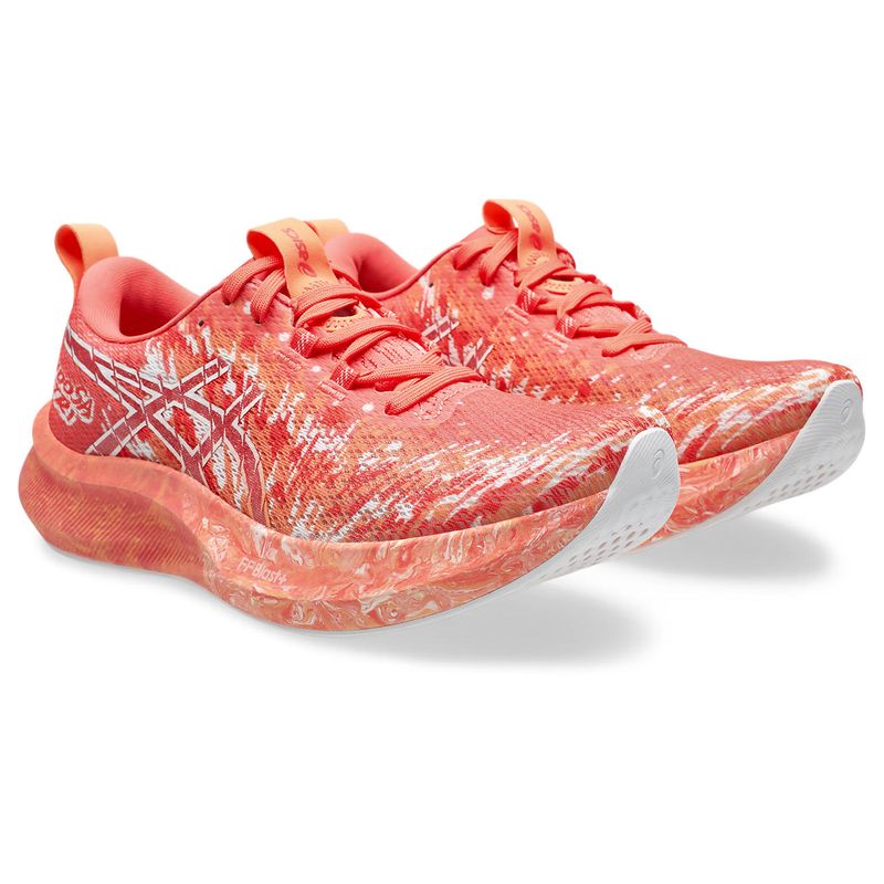Tenis-asics-para-mujer-Noosa-Tri-16-para-correr-color-amarillo.-Par-Alineados
