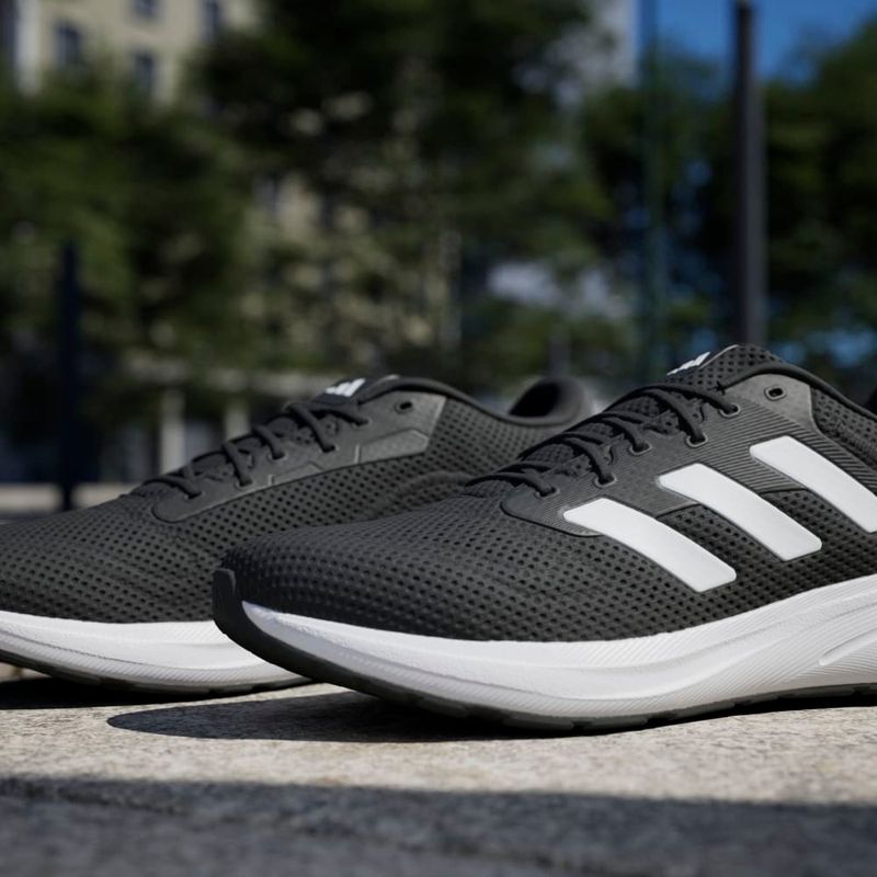 Tenis-adidas-unisex-Response-Runner-U-para-correr-color-negro.-Mktg-Vista-8