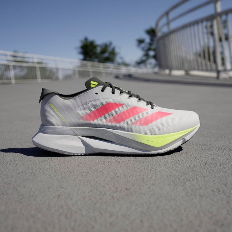 Tenis-adidas-para-hombre-Adizero-Boston-12-M-para-correr-color-gris.-Mktg-Vista-2