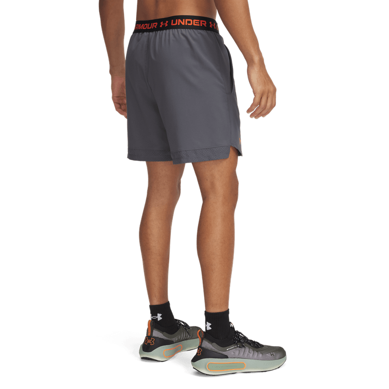 Pantaloneta-under-armour-para-hombre-Ua-Vanish-Woven-6In-Shorts-para-entrenamiento-color-gris.-Reverso-Sin-Modelo