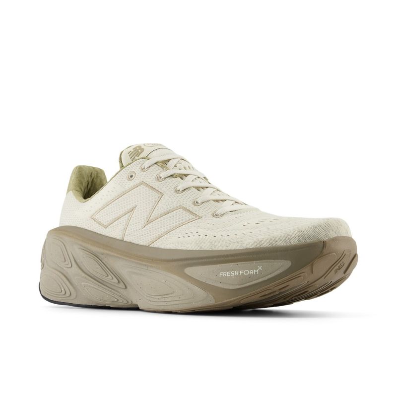 Tenis-new-balance-para-hombre-More-V5-para-correr-color-beige.-Pares-Diagonal-Izquierda