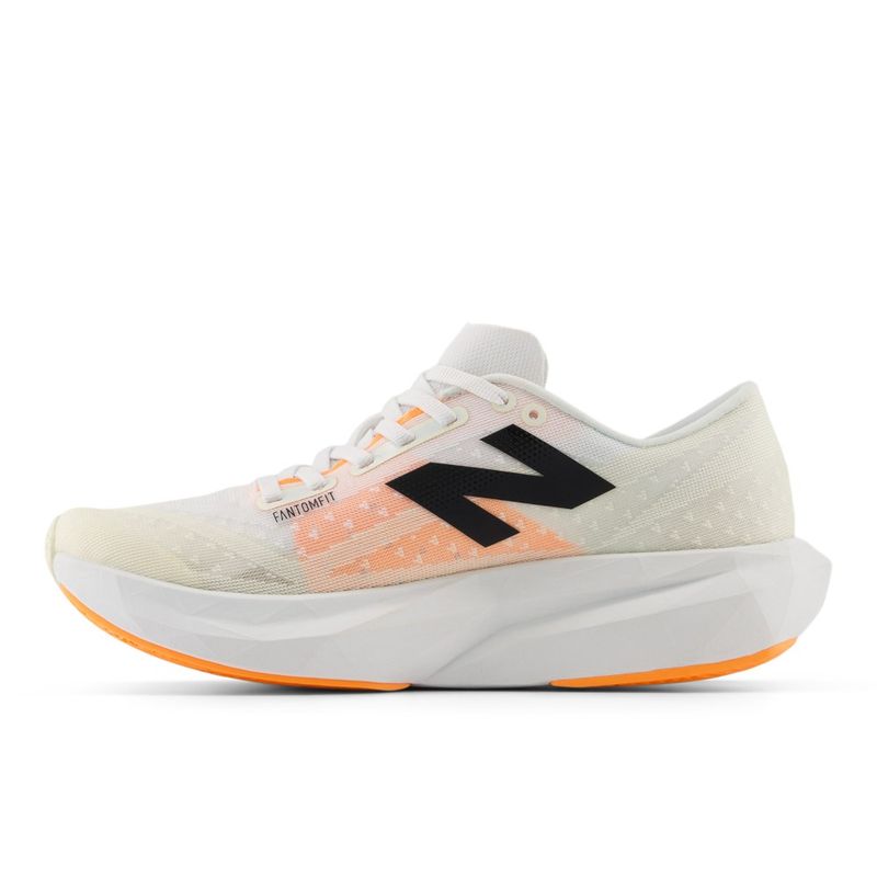 Tenis-new-balance-para-mujer-Rebel-V4-para-correr-color-blanco.-Lateral-Izquiersa