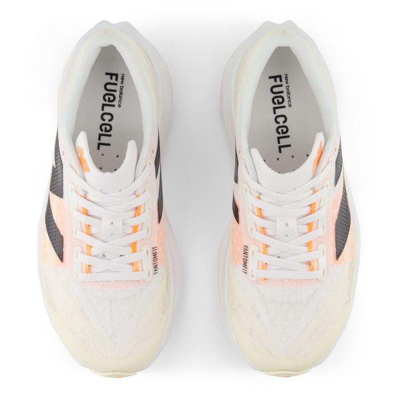 Tenis-new-balance-para-mujer-Rebel-V4-para-correr-color-blanco.-Capellada-Pares