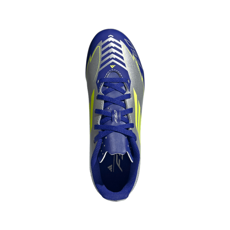 Guayos-adidas-unisex-F50-Club-Fg-Mg-J-Me-para-futbol-color-gris.-Vista-Lateral-Pares