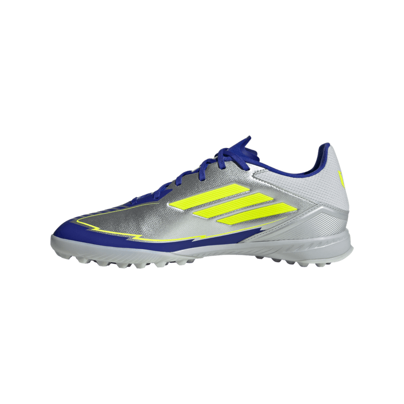 Guayos-adidas-unisex-F50-League-Tf-Messi-para-futbol-color-gris.-Talon